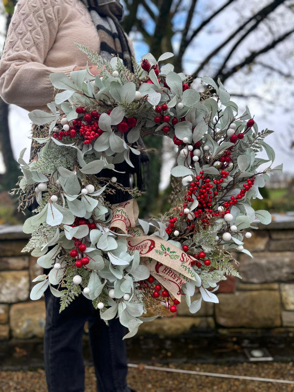 Mistletoe Kisses