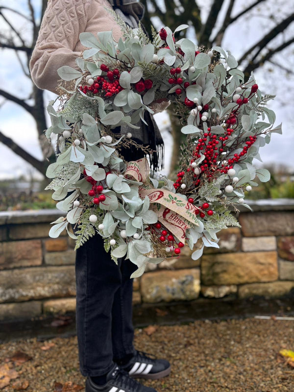 Mistletoe Kisses